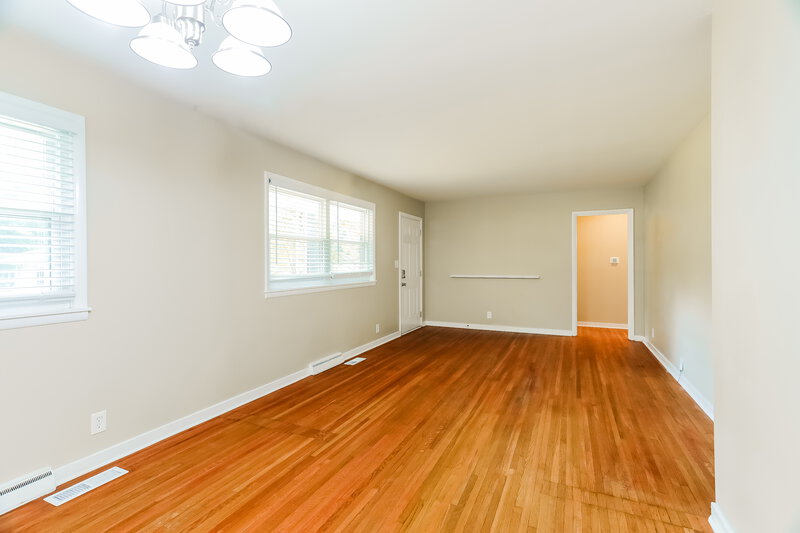 2,010/Mo, 1108 Sherwood Forest Dr Birmingham, AL 35235 Dining Room View 2