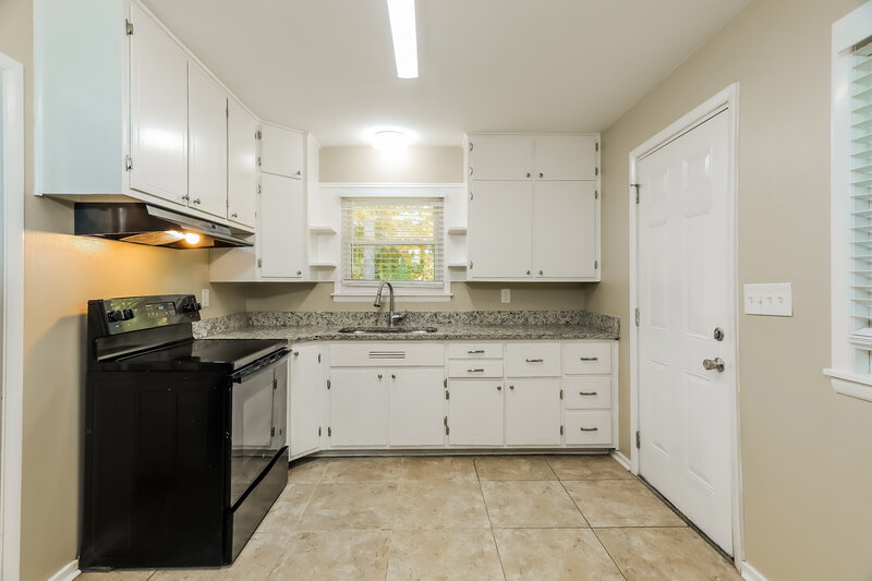 2,010/Mo, 1108 Sherwood Forest Dr Birmingham, AL 35235 Kitchen View