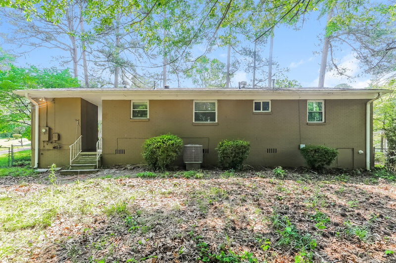 2,010/Mo, 1108 Sherwood Forest Dr Birmingham, AL 35235 Rear View