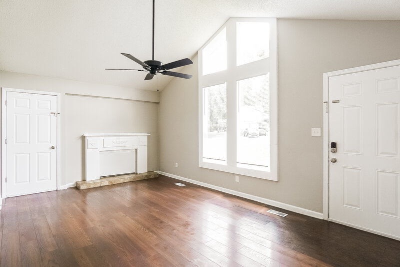 1,540/Mo, 3248 Larrabee Ln Bessemer, AL 35023 Living Room View 2