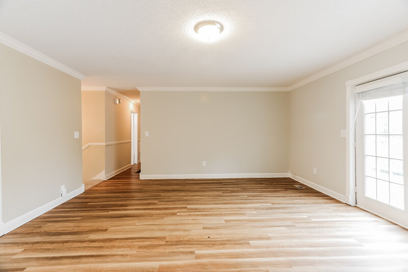 1,570/Mo, 2115 Sun Circle Fultondale, AL 35068 Family Room View 2