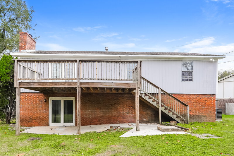 1,570/Mo, 2115 Sun Circle Fultondale, AL 35068 Rear View