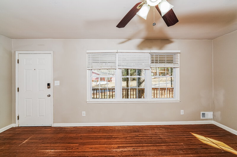 1,565/Mo, 809 Hagwood Rd Birmingham, AL 35235 Living Room View