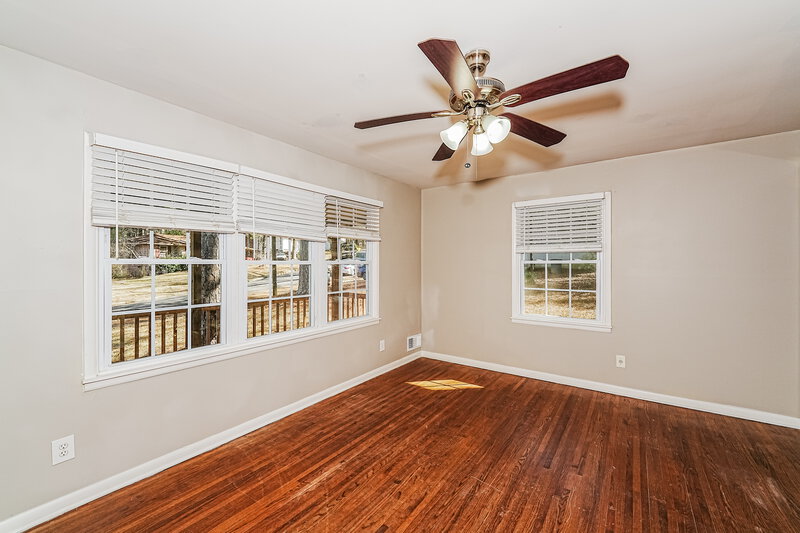1,565/Mo, 809 Hagwood Rd Birmingham, AL 35235 Living Room View 2