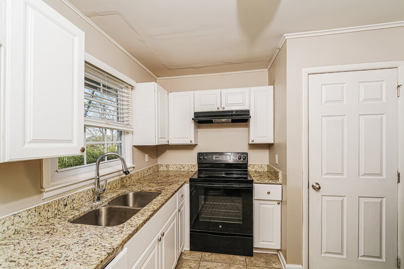 1,565/Mo, 809 Hagwood Rd Birmingham, AL 35235 Kitchen View