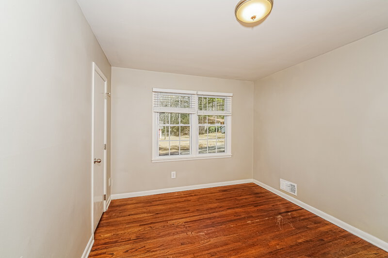 1,565/Mo, 809 Hagwood Rd Birmingham, AL 35235 Bedroom View 3