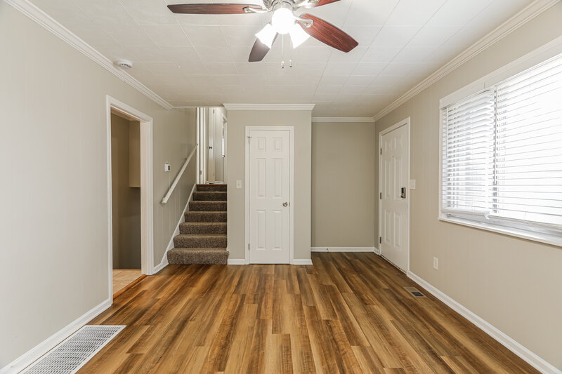 1,425/Mo, 1217 Turf Dr Birmingham, AL 35215 Family Room View 2