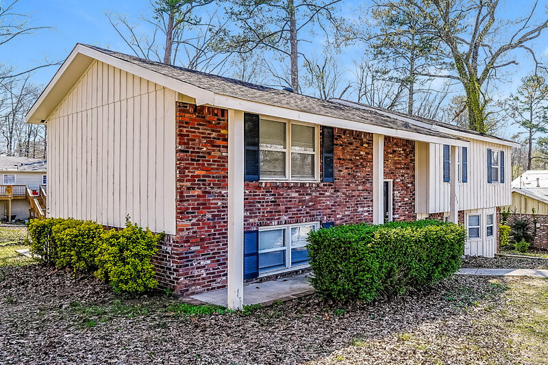 2,340/Mo, 629 16th Terr Circle NW Birmingham, AL 35215 Front View