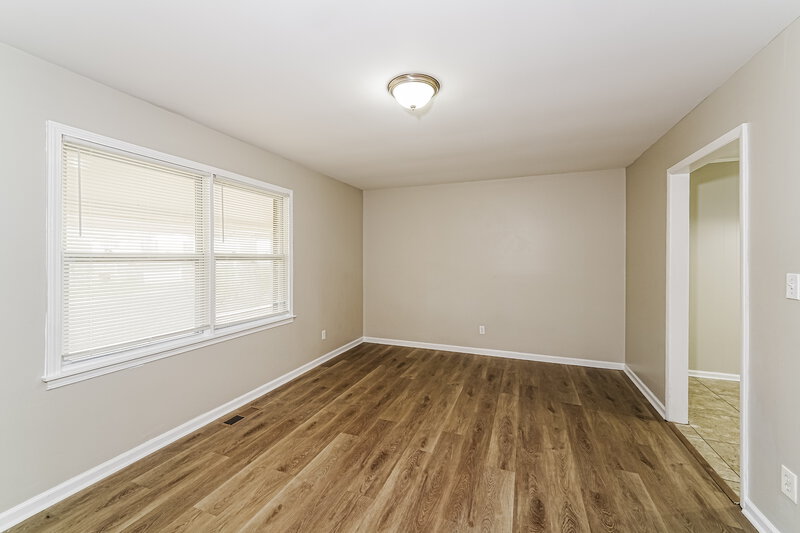 2,340/Mo, 629 16th Terr Circle NW Birmingham, AL 35215 Living Room View 2