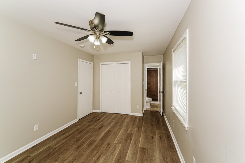 2,340/Mo, 629 16th Terr Circle NW Birmingham, AL 35215 Main Bedroom View