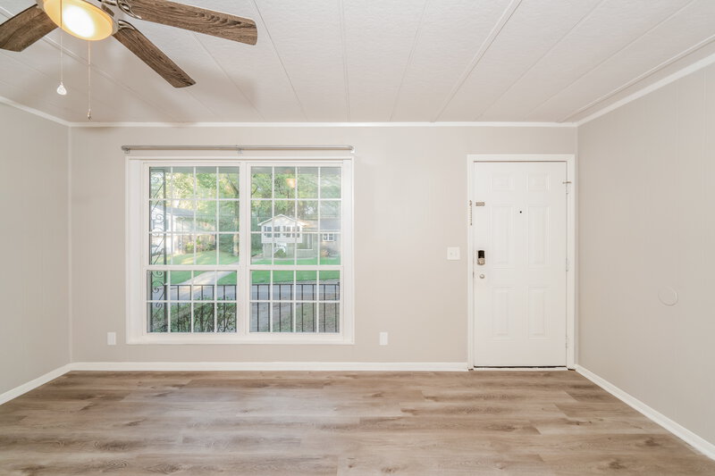 1,285/Mo, 1732 6th Street NW Center Point, AL 35215 Living Room View