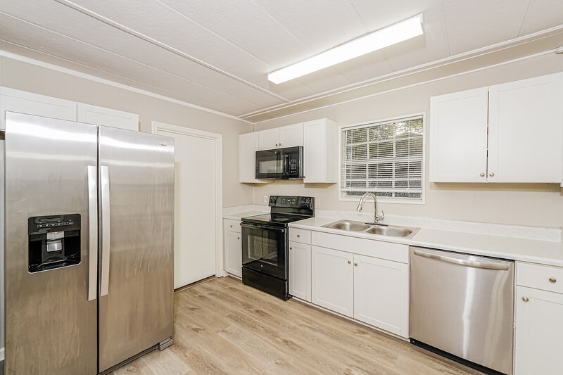 1,285/Mo, 1732 6th Street NW Center Point, AL 35215 Kitchen View
