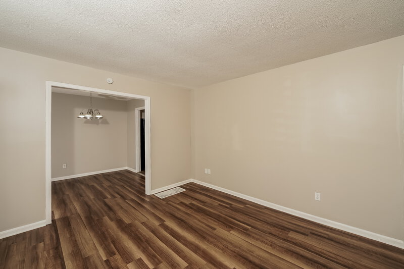 1,595/Mo, 1612 5th Pl NW Birmingham, AL 35215 Living Room View 2
