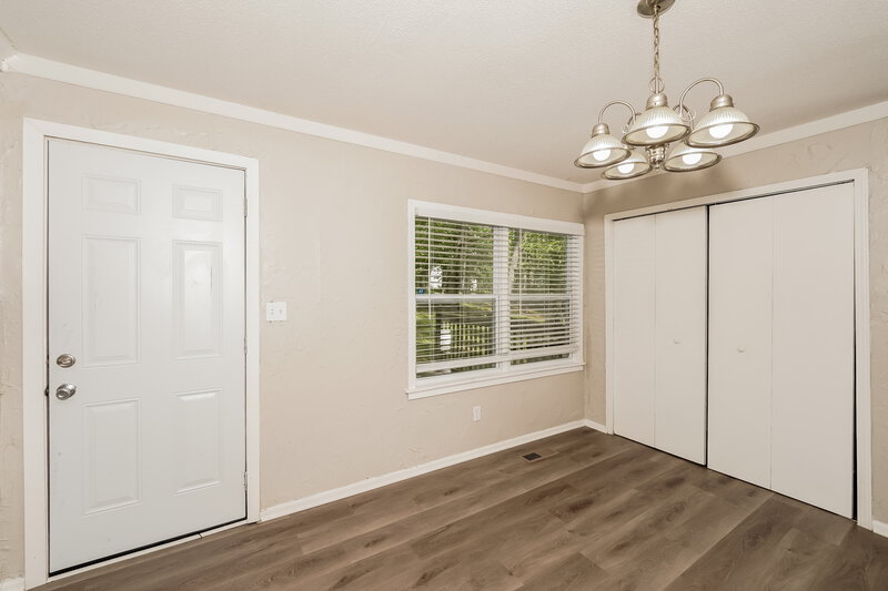 1,595/Mo, 1612 5th Pl NW Birmingham, AL 35215 Breakfast Nook View