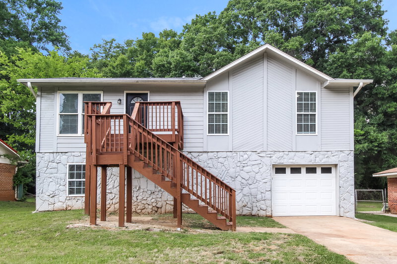 0/Mo, 428 Willow Lane Bessemer, AL 35023 External View
