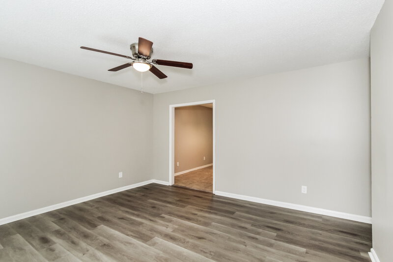 0/Mo, 428 Willow Lane Bessemer, AL 35023 Living Room View 2