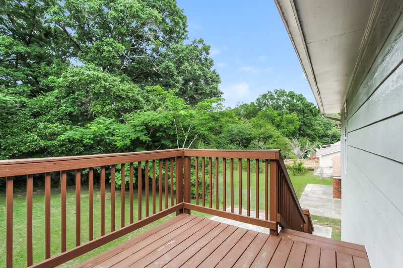 0/Mo, 428 Willow Lane Bessemer, AL 35023 Deck View