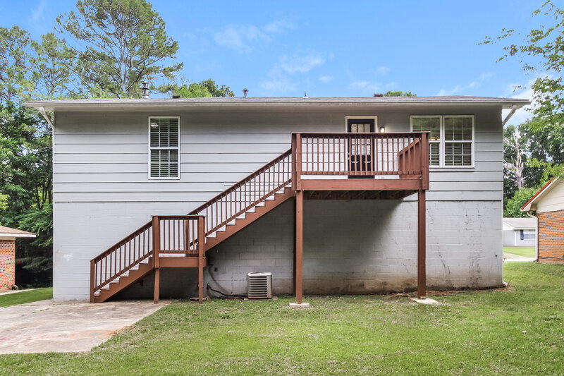 0/Mo, 428 Willow Lane Bessemer, AL 35023 Rear View 2