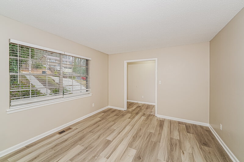 1,600/Mo, 1132 Corvair Cir Birmingham, AL 35235 Living Room View 2