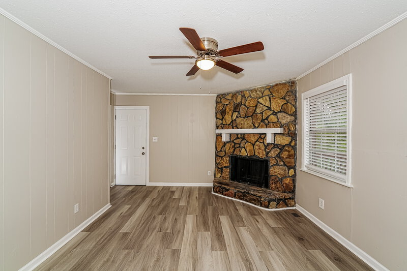 1,600/Mo, 1132 Corvair Cir Birmingham, AL 35235 Family Room View