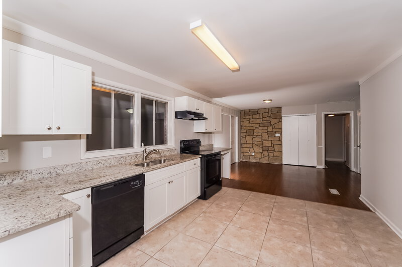 1,675/Mo, 432 16th Ave NW Birmingham, AL 35215 Kitchen View