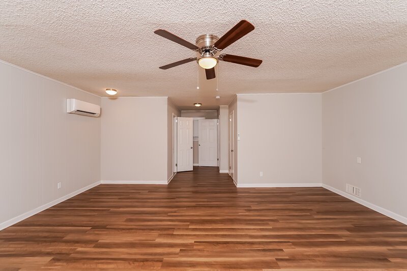 1,675/Mo, 432 16th Ave NW Birmingham, AL 35215 Main Bedroom View 2