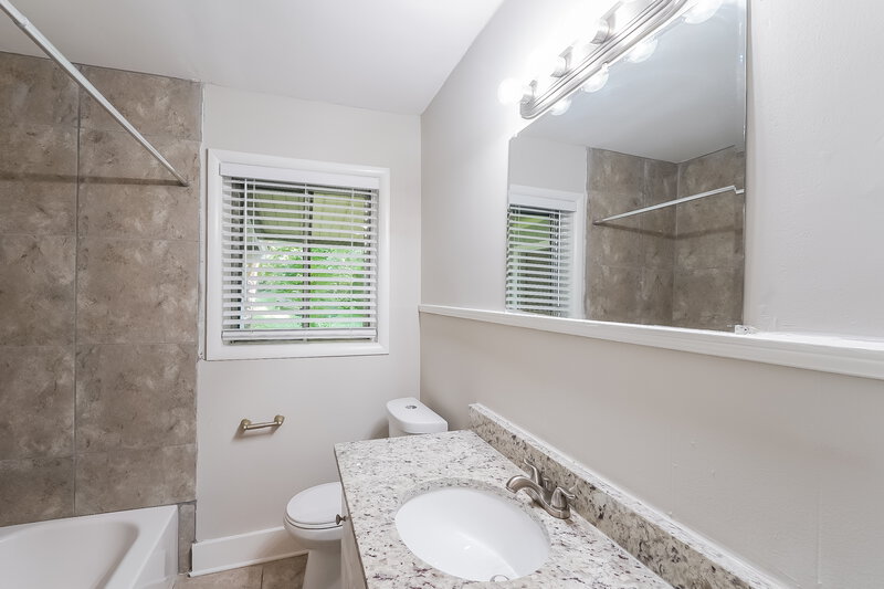 1,675/Mo, 432 16th Ave NW Birmingham, AL 35215 Bathroom View