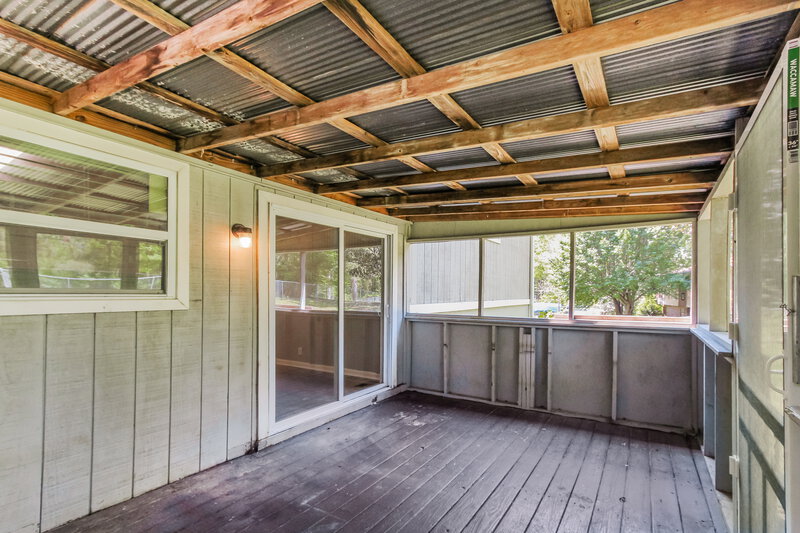 1,525/Mo, 201 Beechwood Drive Bessemer, AL 35023 Sun Room View