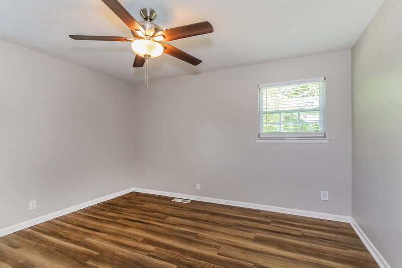 1,525/Mo, 201 Beechwood Drive Bessemer, AL 35023 Main Bedroom View