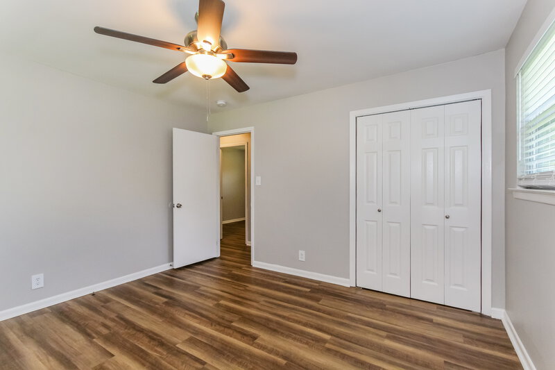 1,525/Mo, 201 Beechwood Drive Bessemer, AL 35023 Main Bedroom View 2