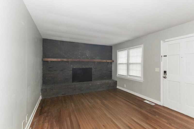 1,145/Mo, 960 7th Place Pleasant Grove, AL 35127 Living Room View