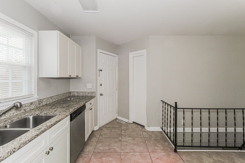 1,145/Mo, 960 7th Place Pleasant Grove, AL 35127 Kitchen View 2