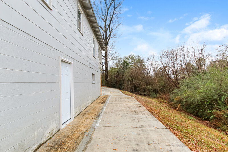 1,145/Mo, 960 7th Place Pleasant Grove, AL 35127 Side View