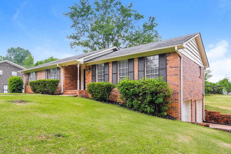 1,685/Mo, 132 4th Plaza Pleasant Grove, AL 35127 Front View