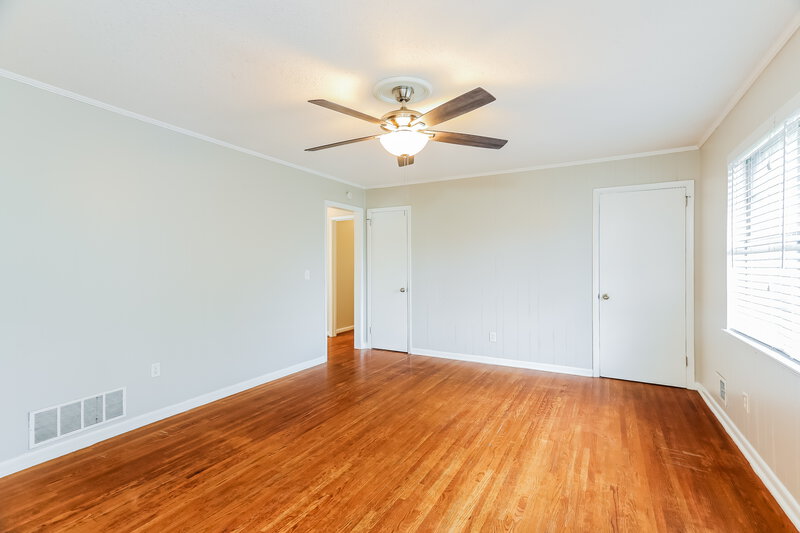 1,685/Mo, 132 4th Plaza Pleasant Grove, AL 35127 Family Room View