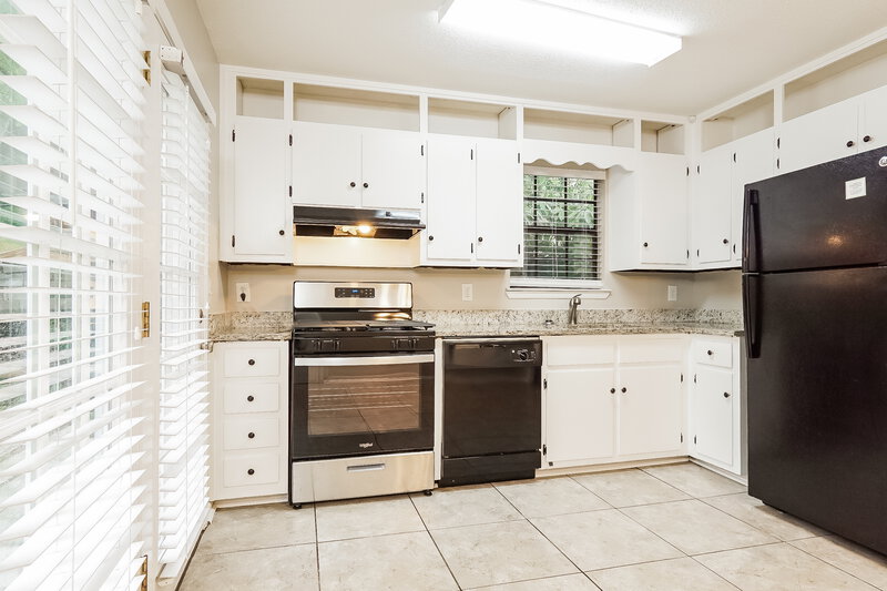 2,190/Mo, 6518 Chrissy Drive Pinson, AL 35126 Kitchen View 2