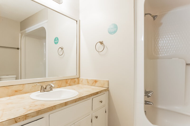 2,190/Mo, 6518 Chrissy Drive Pinson, AL 35126 Bathroom View