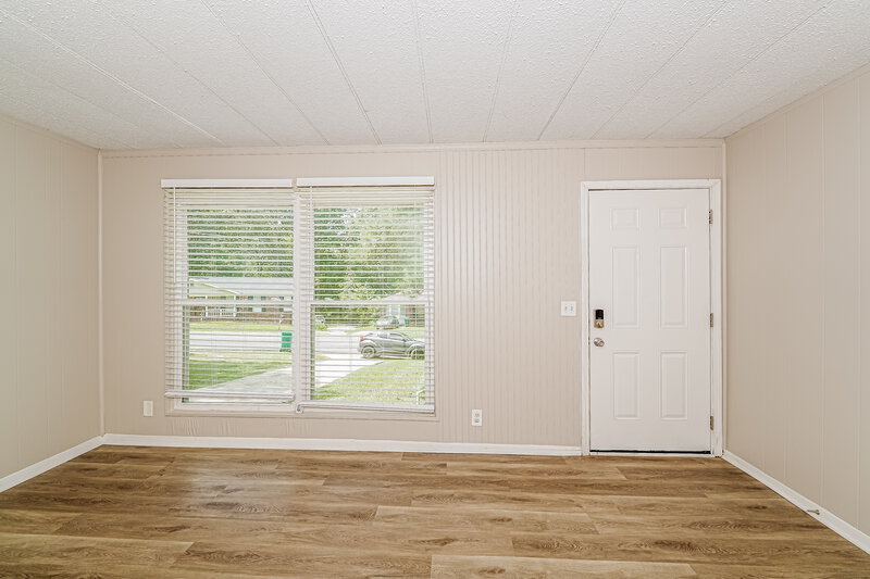 1,160/Mo, 1701 6th St NW Birmingham, AL 35215 Living Room View