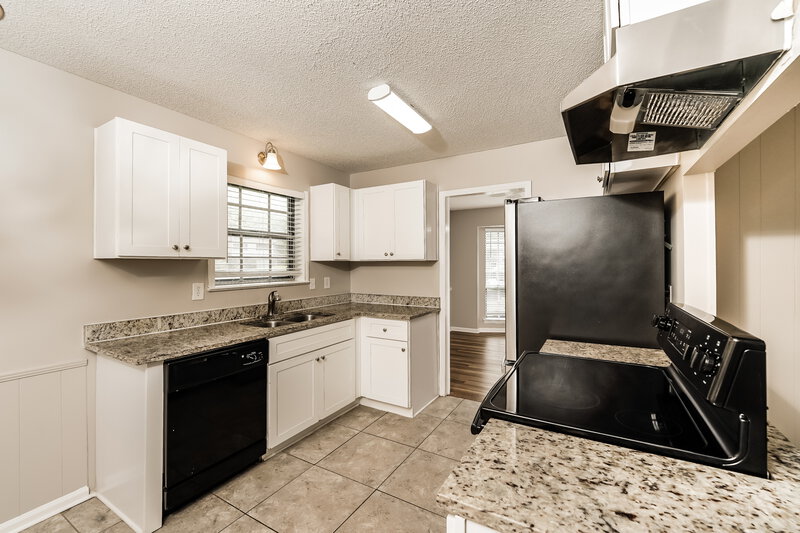 1,760/Mo, 1737 English Knoll Cir Birmingham, AL 35235 Kitchen View