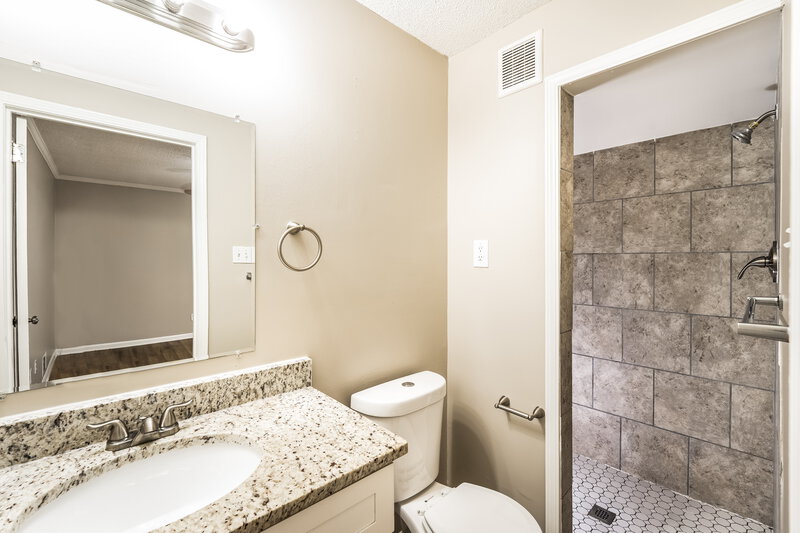 1,760/Mo, 1737 English Knoll Cir Birmingham, AL 35235 Bathroom View