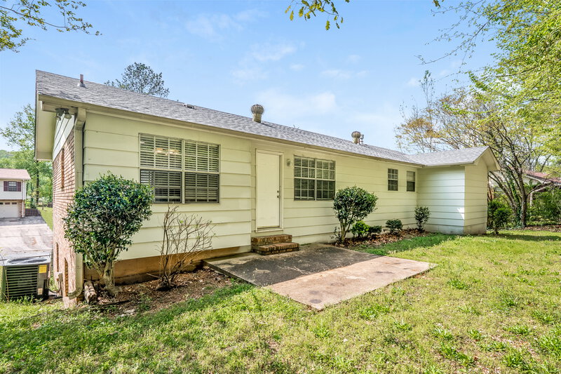 1,760/Mo, 1737 English Knoll Cir Birmingham, AL 35235 Rear View