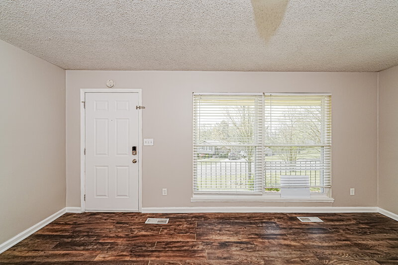 1,425/Mo, 5112 Rick Dr Pinson, AL 35126 Living Room View