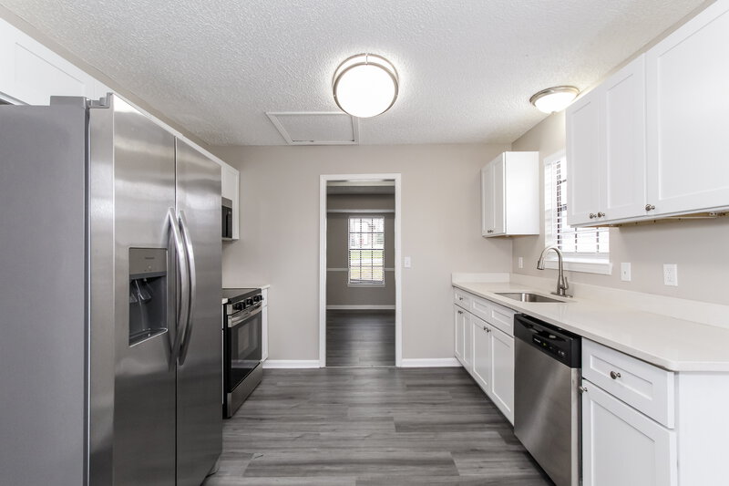 1,705/Mo, 2708 Oak Shadow Ter NE Birmingham, AL 35215 Kitchen View