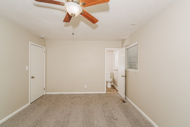 1,475/Mo, 724 Country View Dr Birmingham, AL 35215 Main Bedroom View 2