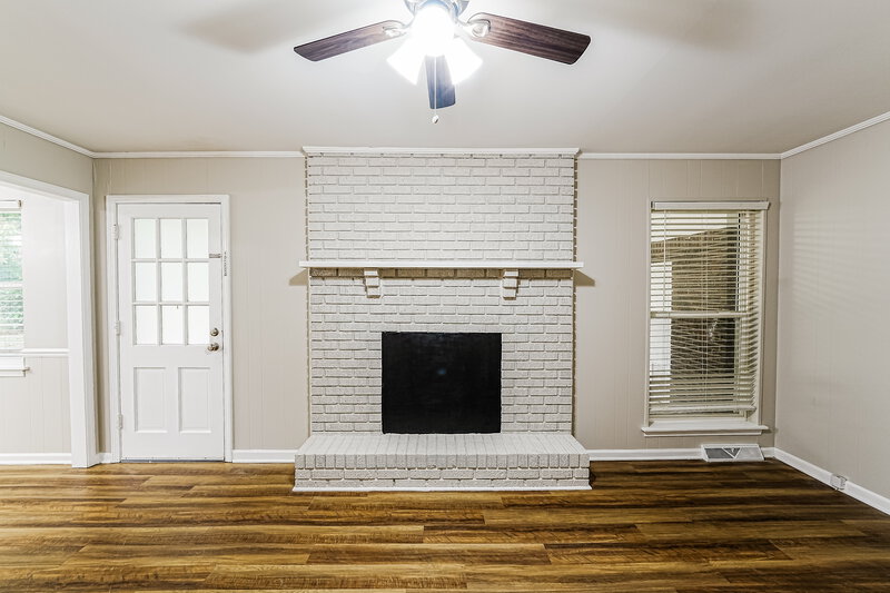 1,535/Mo, 1831 Mara Dr Birmingham, AL 35215 Living Room View 2