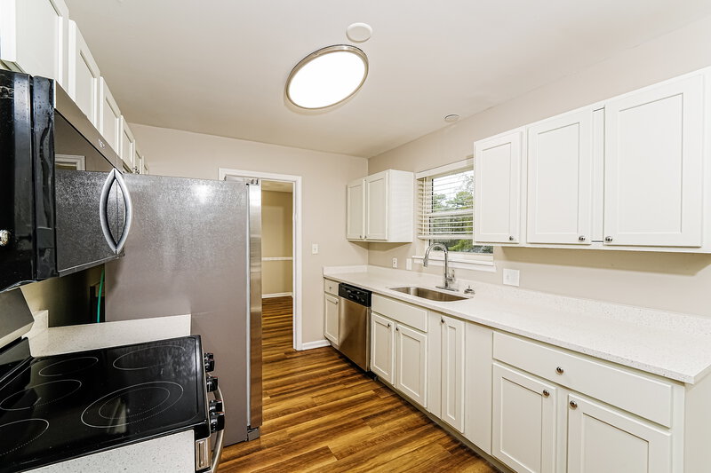 1,535/Mo, 1831 Mara Dr Birmingham, AL 35215 Kitchen View