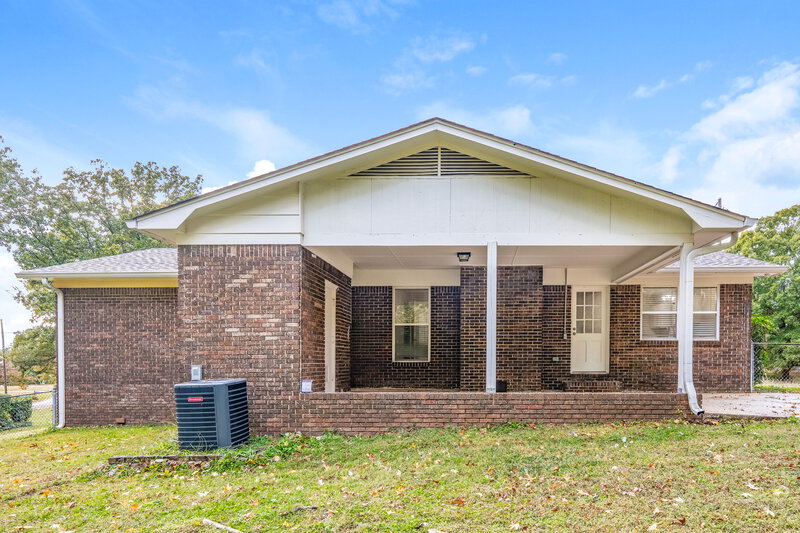 1,535/Mo, 1831 Mara Dr Birmingham, AL 35215 Rear View