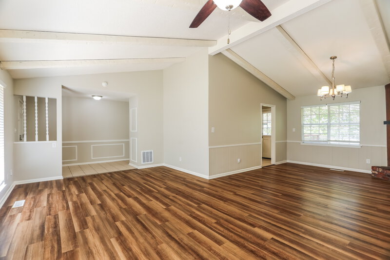 1,860/Mo, 1632 Maralyn Dr Birmingham, AL 35235 Living Room View 3