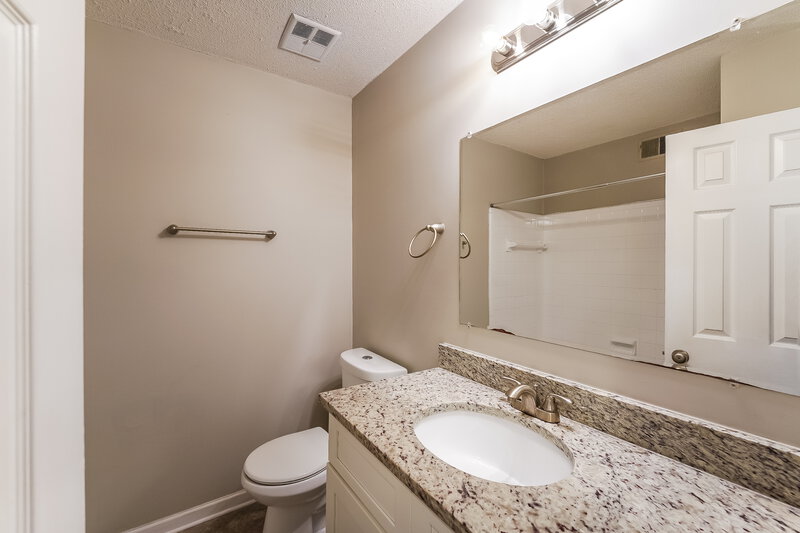 1,705/Mo, 1920 Croydon Cir Birmingham, AL 35235 Bathroom View