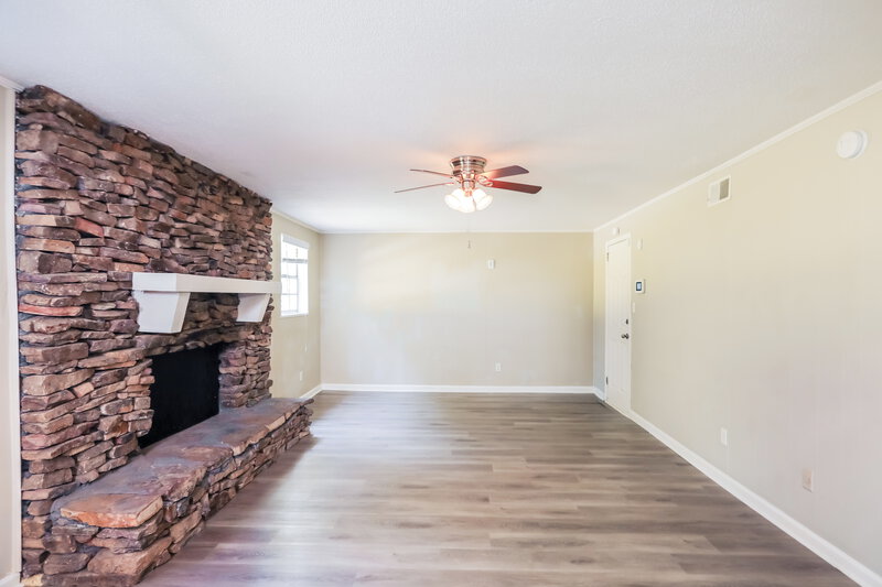 1,645/Mo, 1760 Sonia Dr Birmingham, AL 35235 Family Room View